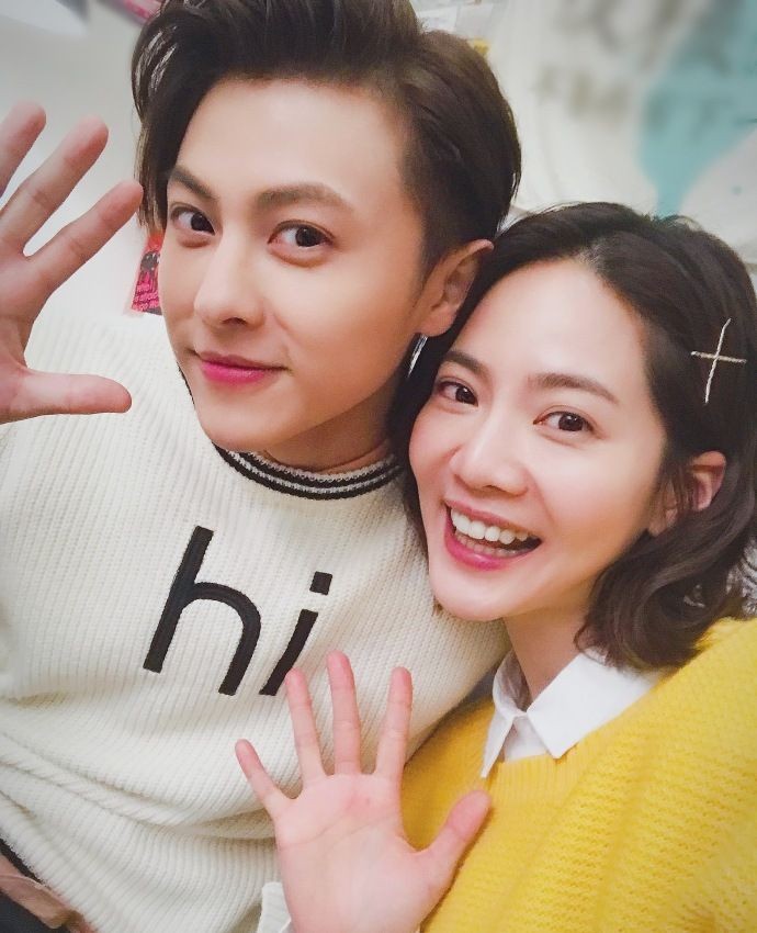 曾之乔,长相非常青涩,满脸的婴儿肥她和明道主演的《爱情魔发师》还是