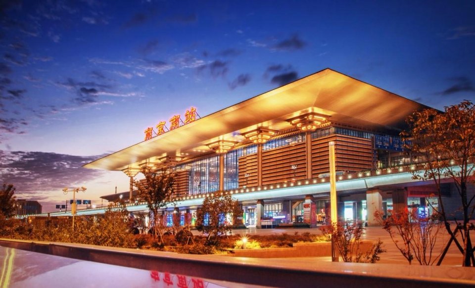 中国最大的交通工具,而且在我国,总共有5544个火车站,其中,特等站50个