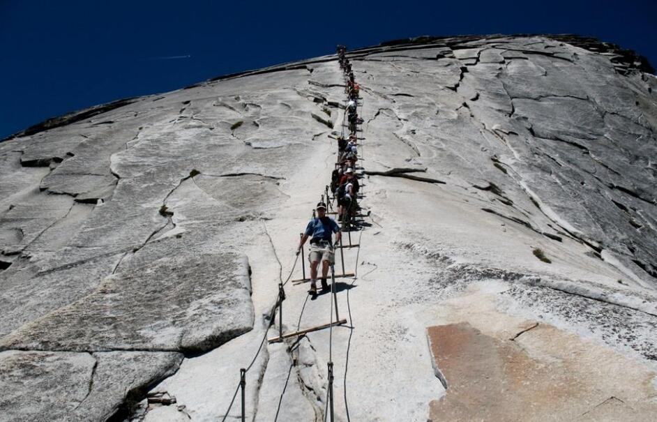 世界上"最吓人"的楼梯: 中国有2个, 最后1个一人脚滑全军覆没!