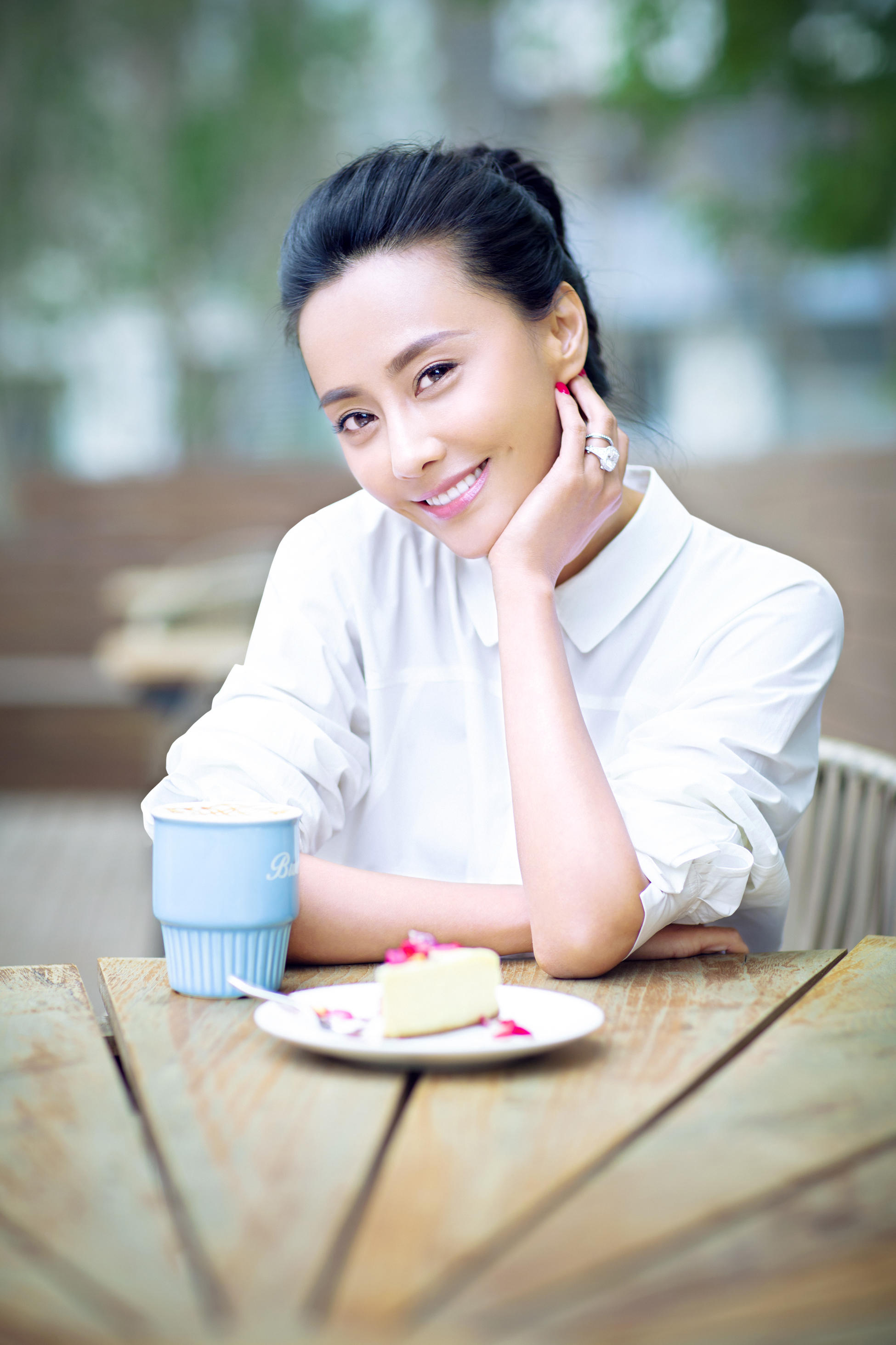 孙茜机场素颜被误认成马雅舒本尊出面回答获称赞