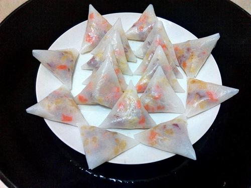 13依次包完粉包,即可食用,可按个人喜欢放酱油或芝