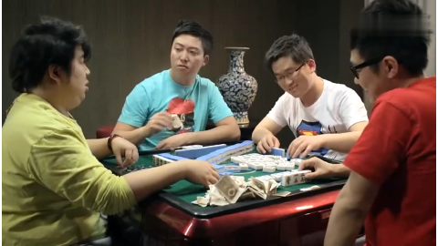 屌丝男士:大鹏四人打麻将,绝对能笑死人,这样算不算炸胡啊