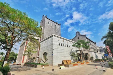 广东最富裕的村子, 一家一栋楼, 当地人坐着有钱