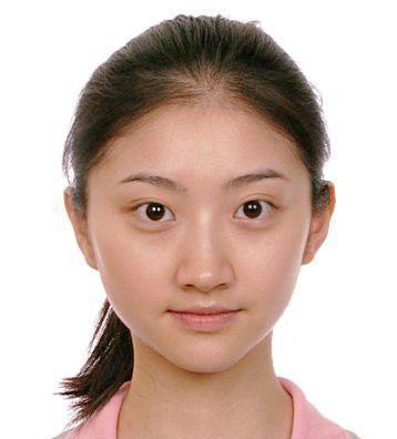 国内女星证件照, 热巴从小美到大, 赵丽颖变化大, 她一脸麻子丑哭