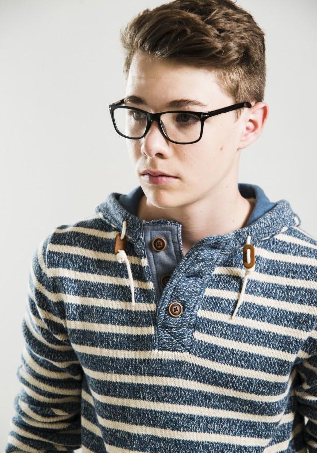 男生肤色黑染什么颜色头发 告诉你有哪些