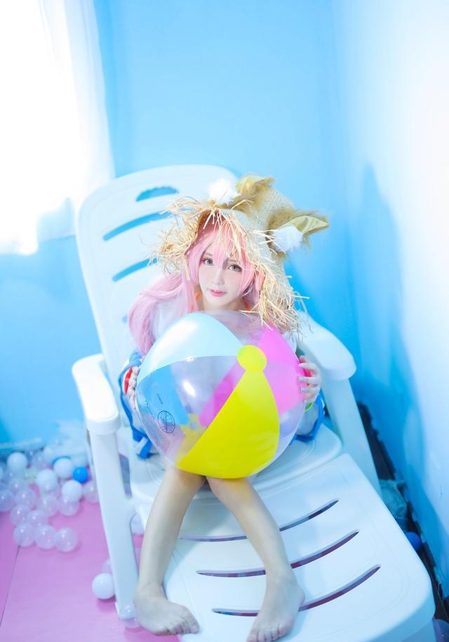 清纯少女泳池写真玉藻前泳装cosplay