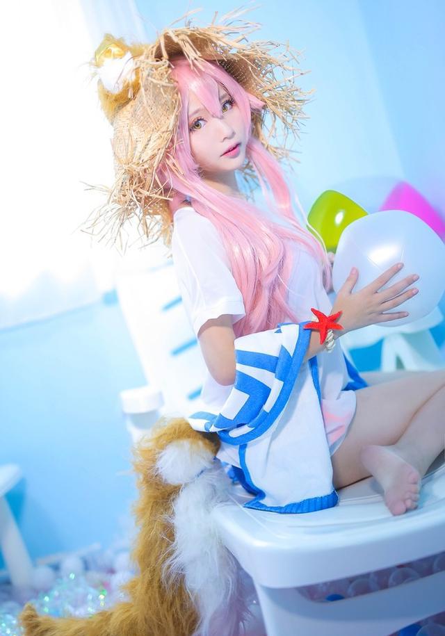 清纯少女泳池写真玉藻前泳装cosplay