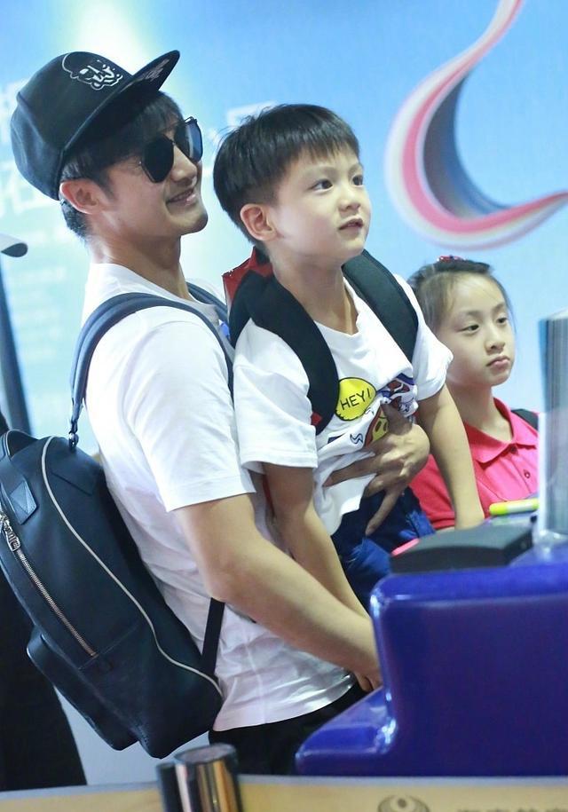 田亮在森碟和小亮仔心中的形象高大了, 爸爸只负责帅气!