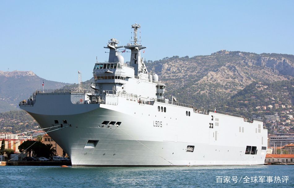 中国一艘万吨巨舰快要服役,网友看后笑了:这是造出了航公?