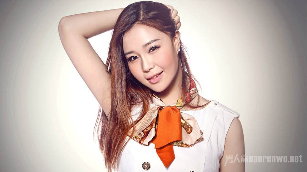 "腿姐"求婚结婚时都在上课 网友:考研很优秀连恋爱都那么优秀