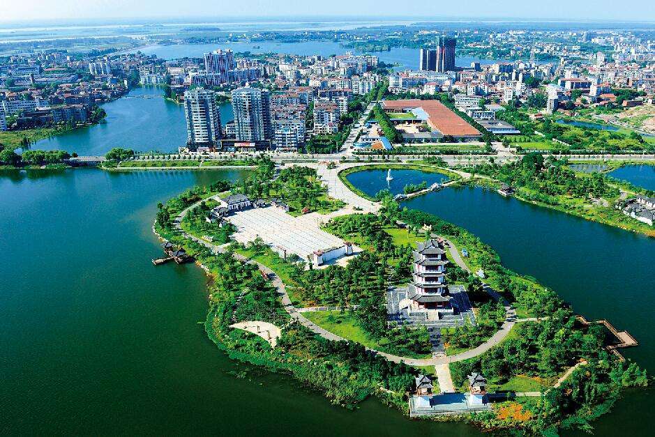 聚雄半岛别墅,嘉鱼度假区大型社区别墅,醉美乡村半坡湖景别墅