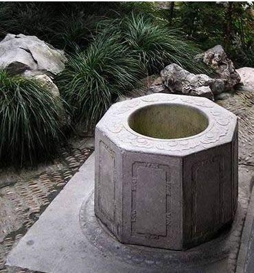 皇上喝玉泉山的水, 为什么故宫中有那么多口井