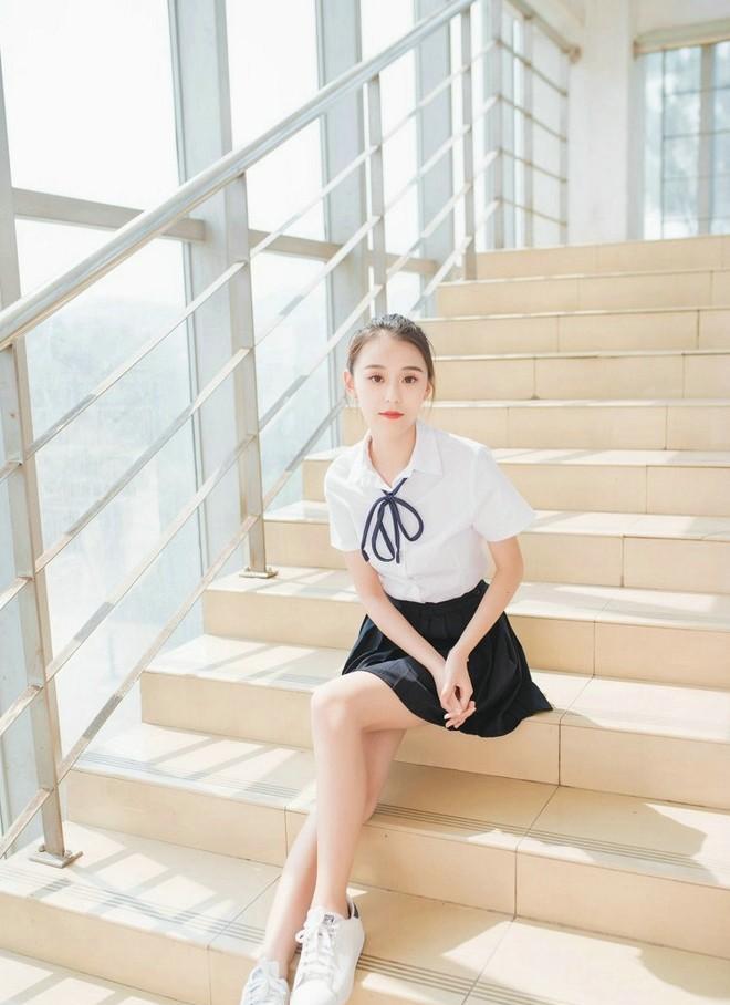 清纯学妹爱短裙长腿白皙好性感