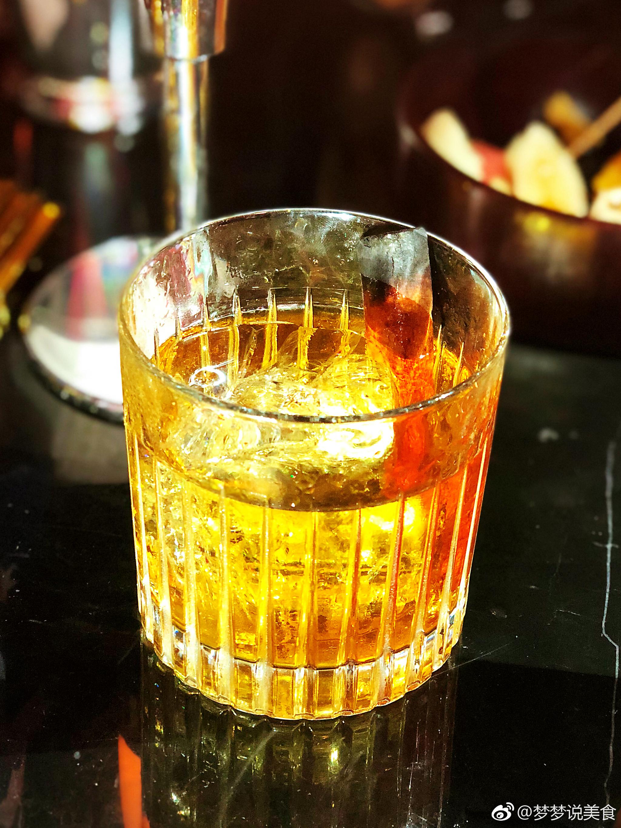 tip top bar|灯火|酒杯|这一刻_新浪新闻