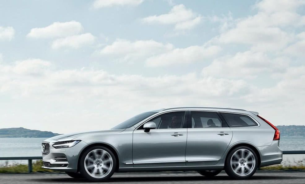 安全性能最高的旅行车之一,沃尔沃v90造型美观且内部空间充足