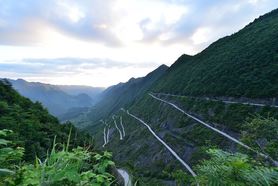 湖北最险的公路,全长不到5公里,老司机走一趟也怕,你敢挑战吗