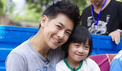 《爸爸去哪儿》5大萌娃大变样,王诗龄拍电影,颜值最高的是他!