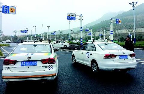 科目二考试被分配到垃圾车 学员要求换车 考场 这种情况不存在