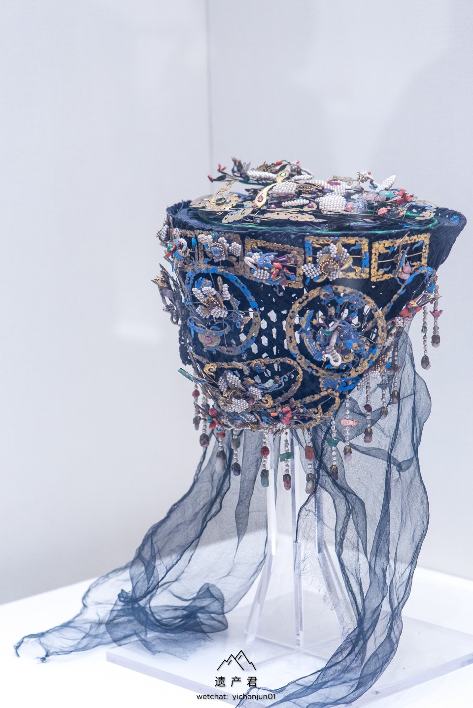 沈阳故宫博物院藏· 清代黑缎点翠串珠花女帽