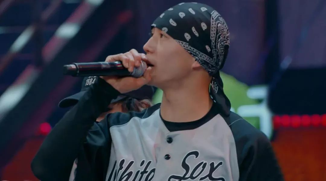 就是街舞》小白被淘汰十分可惜,所幸还有他晋级了!