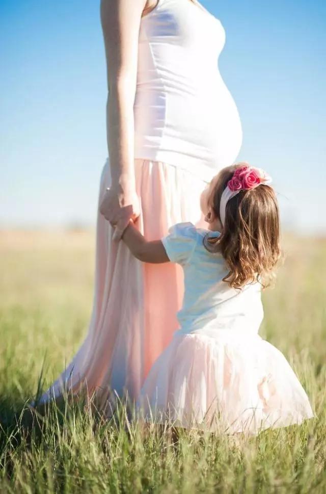 生完二胎以后,每个妈妈看到大宝第一眼,都会有这种感觉