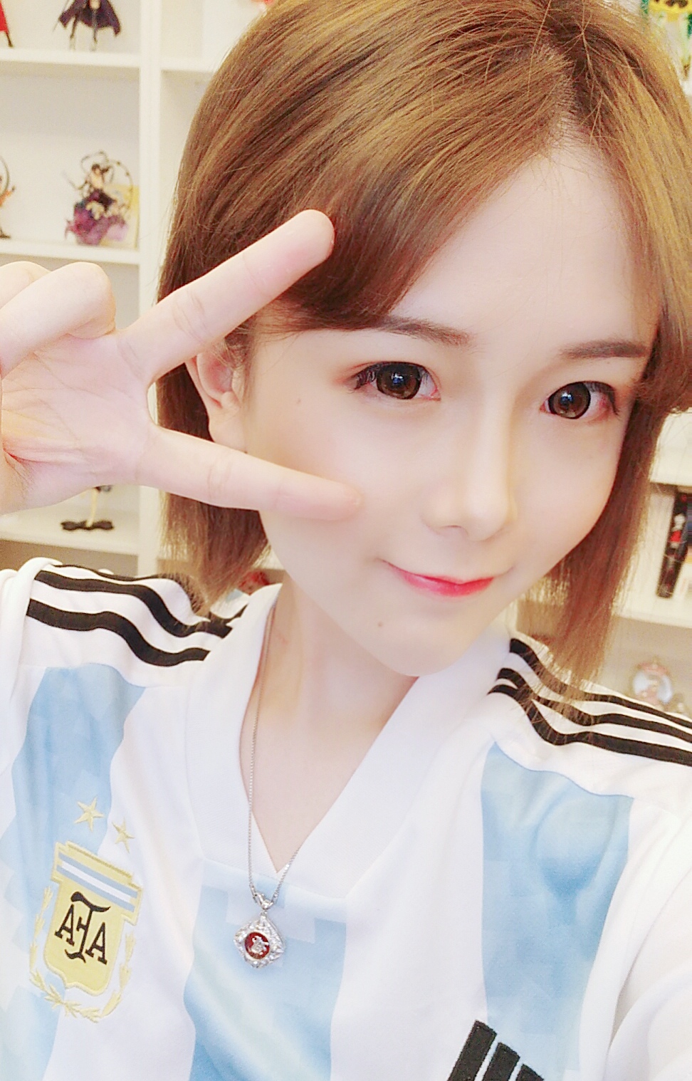 轩墨宝宝变身日本萌妹子 网友:我的屏幕怎么又花了