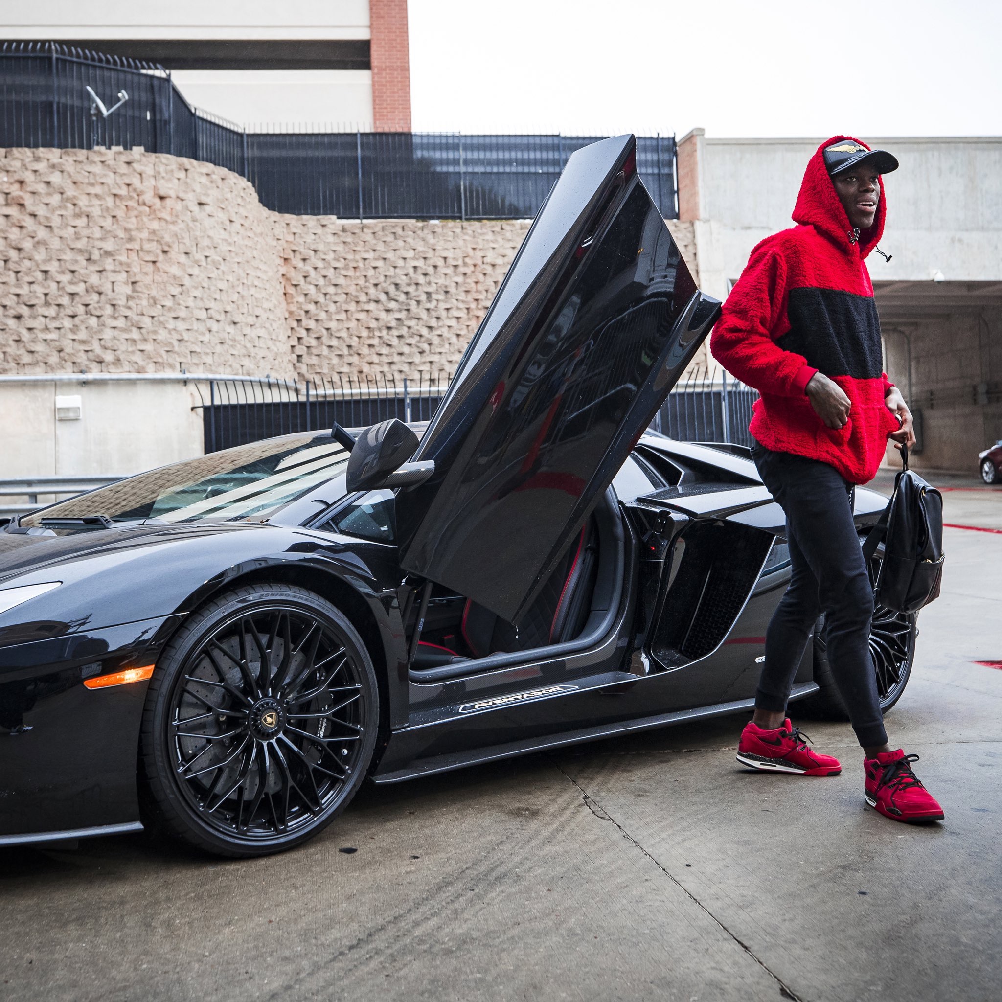 施罗德和他的大牛,懂豪车的解释一下这是aventador lp-7多少