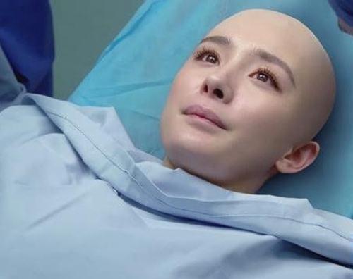 娱乐圈十大女星罕见光头照谁最惊艳?网友:只有她敢真的剃光头!