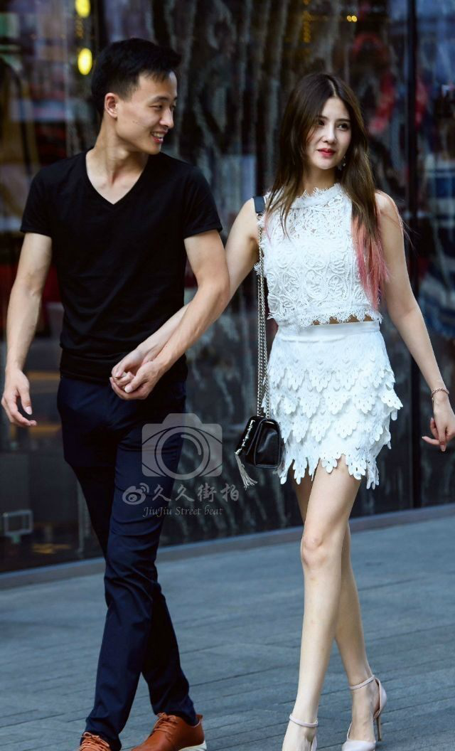 情侣街拍这才是真正的高颜值情侣七夕约会这么穿简直不要太美