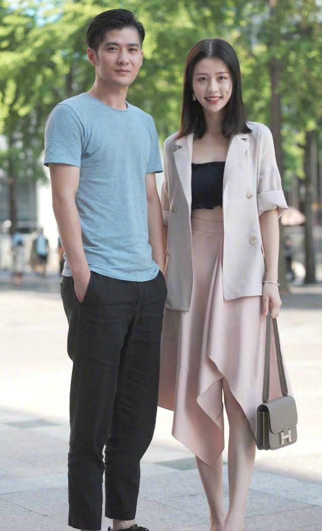 情侣街拍这才是真正的高颜值情侣七夕约会这么穿简直不要太美