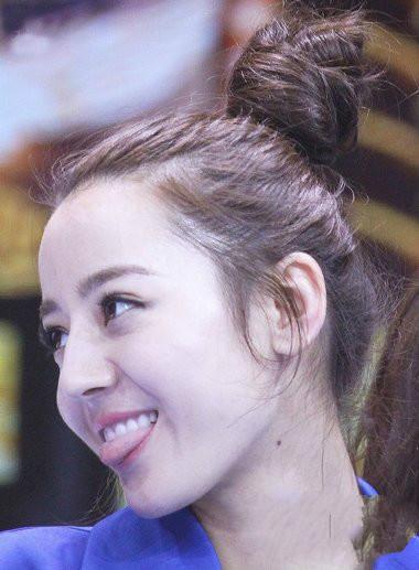 喜欢吐舌卖萌的女星,赵丽颖第八,郑爽第二,第一是谁?