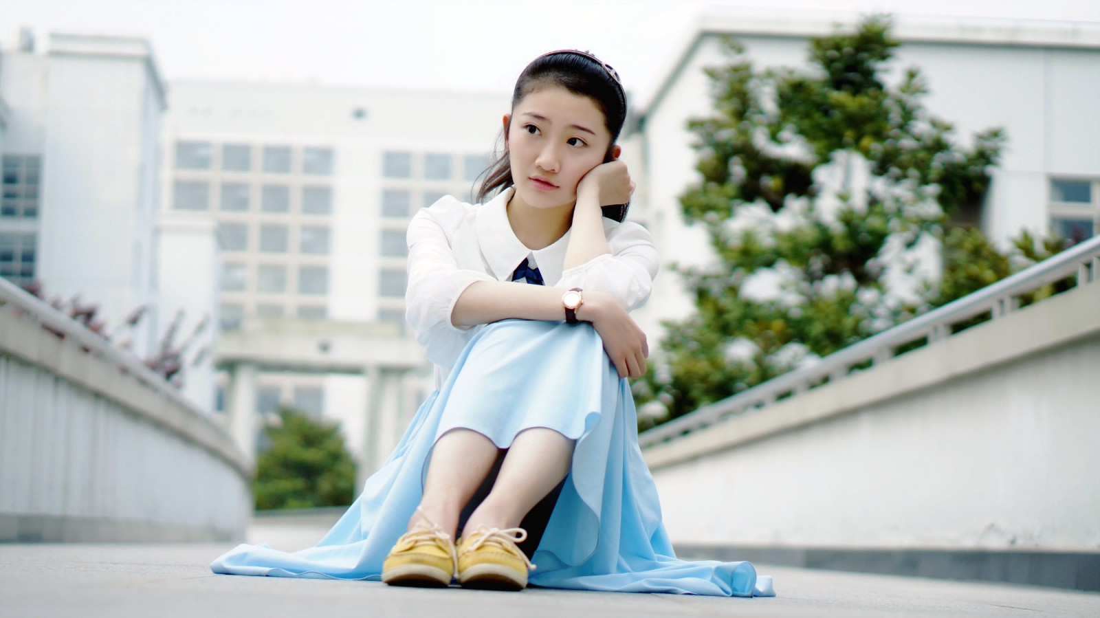 一个青涩唯美的微笑学妹子!