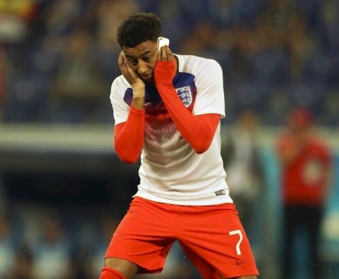 林加德庆祝胜利:妈妈,我现在还不回家