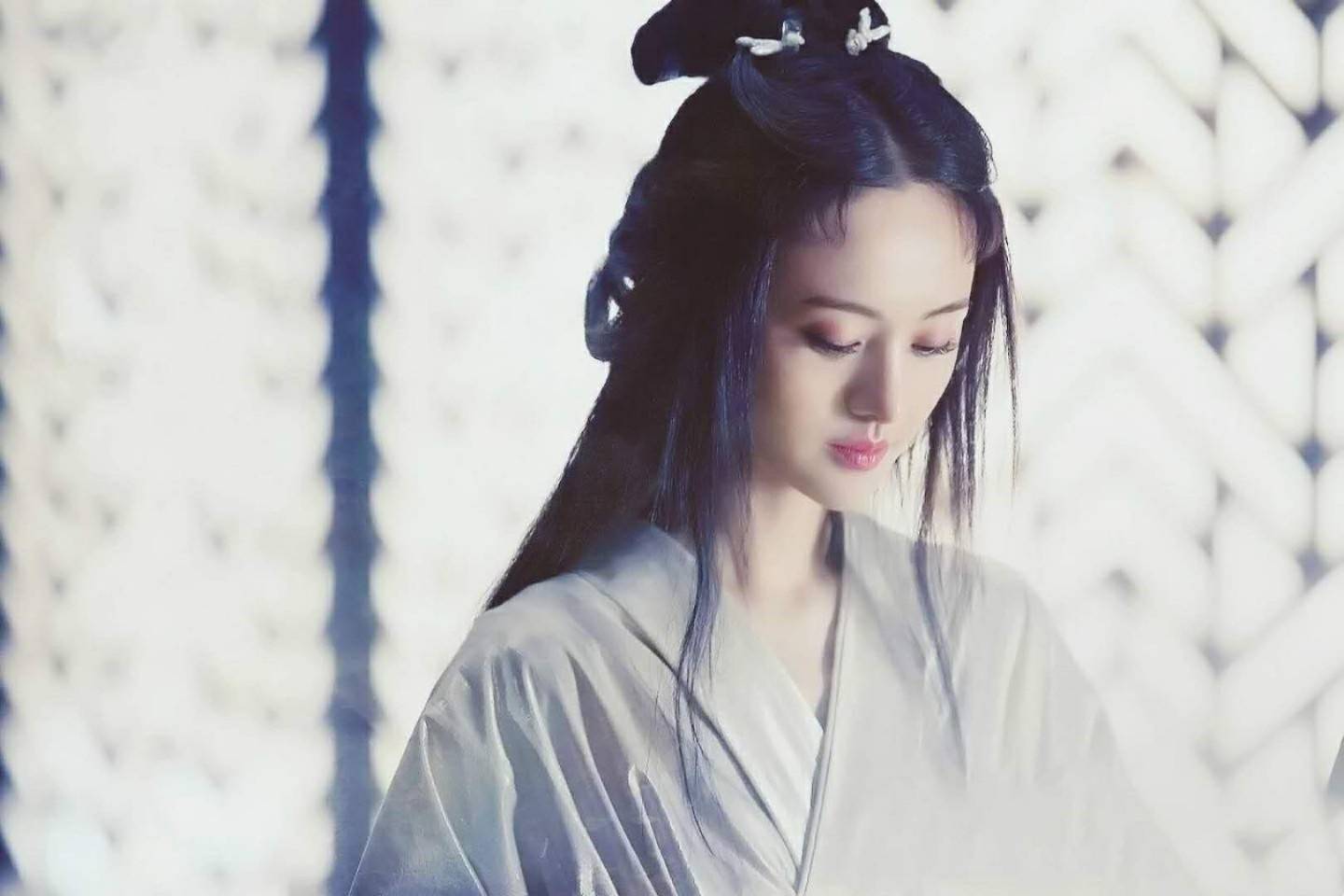 小龙女是什么样的人物 32a7-fyskeue1509338.jpg