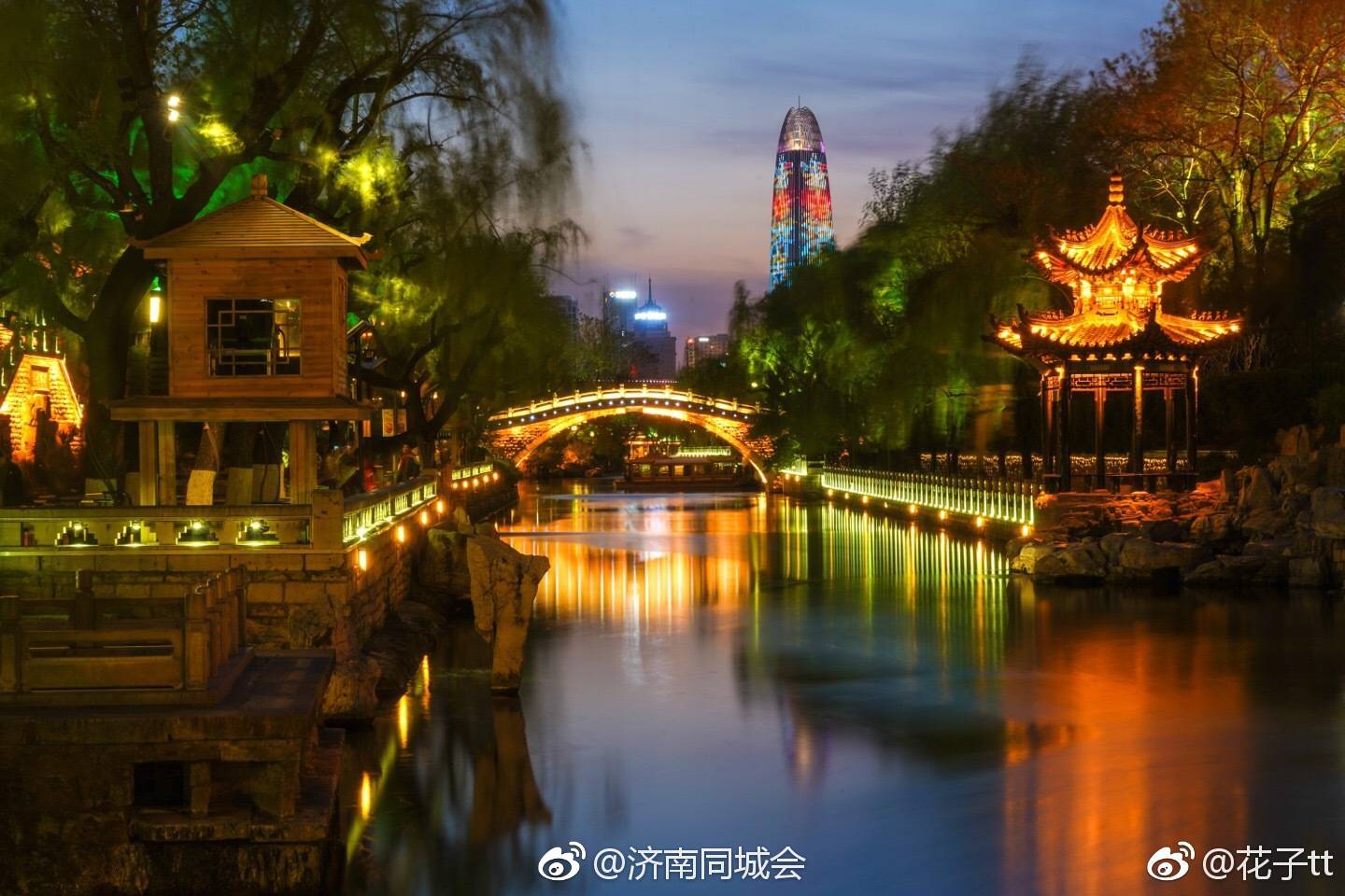 "一湖一环"的多彩夜景,让我们济南的夜色也变得生动迷人|济南|泉水|老