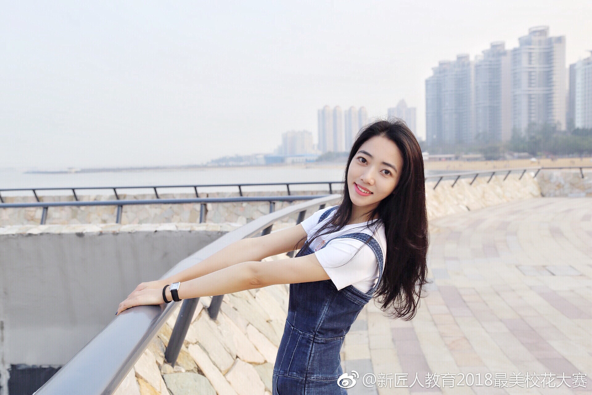 微博:@lucky-摸摸头        年龄:26    学校:海口经济学院   身高