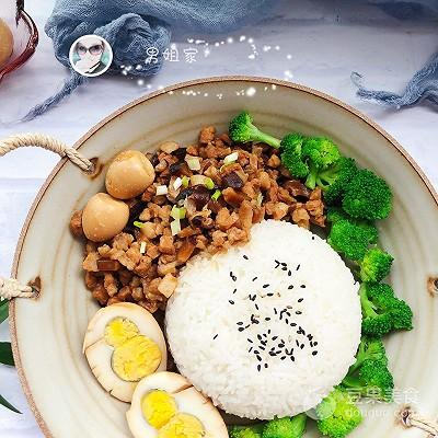 卤肉饭有滋有味