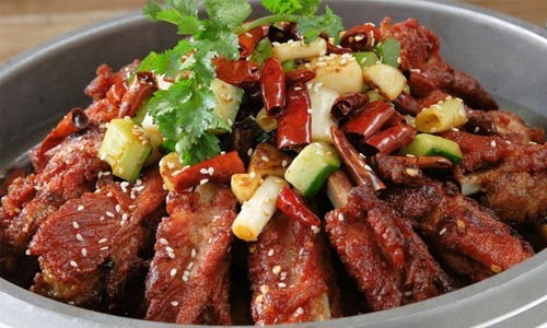 我家隔三岔五就得吃排骨,不放一滴水,比龙虾好吃,轻松能吃3盘