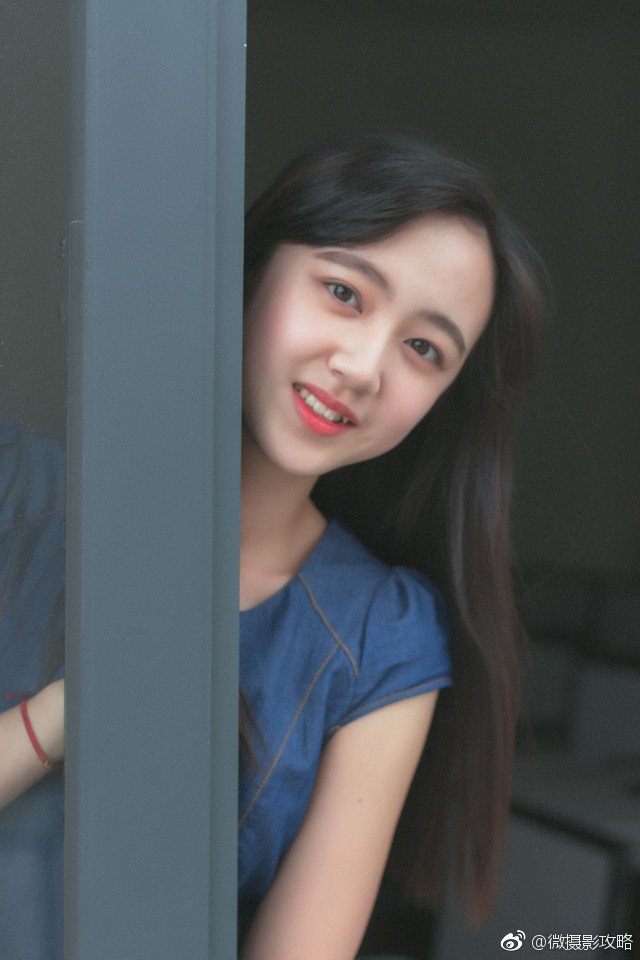 梨涡笑颜甜美美女小草帽清新生活清纯写真集