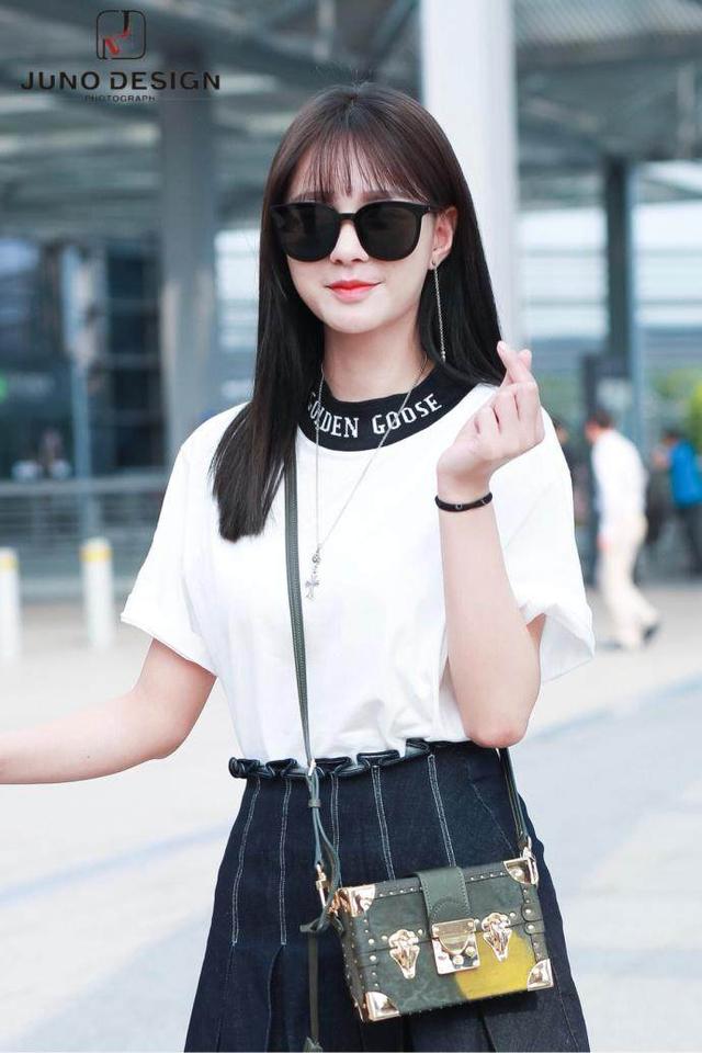 沈梦辰为显脚细也是豁出去了,三伏天穿靴子,网