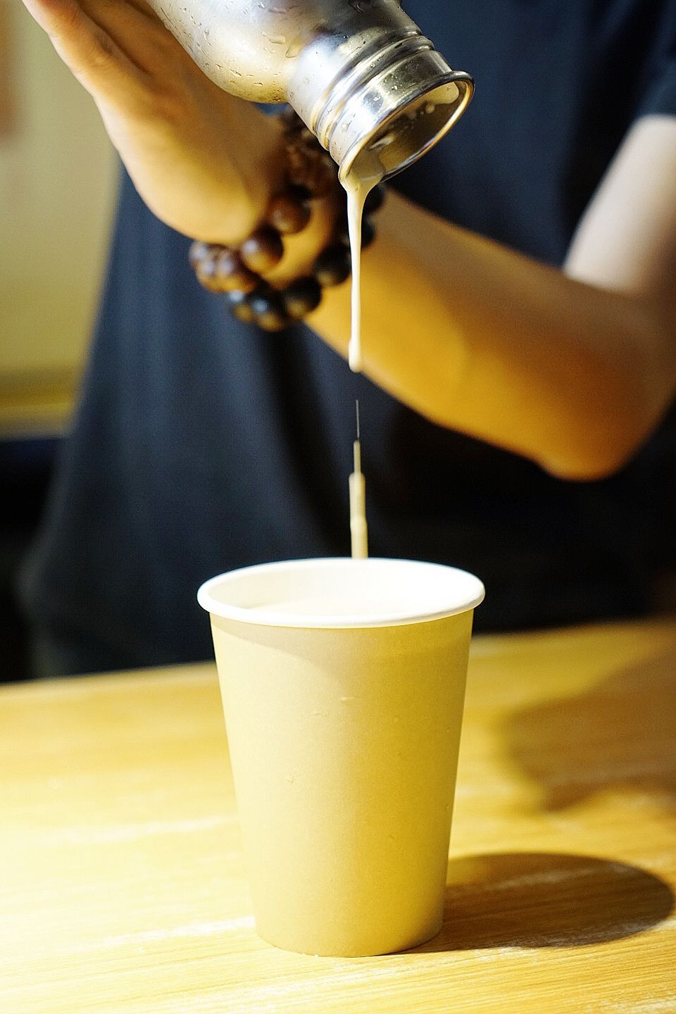 心远奶茶,制作过程中就可以闻到馥郁的奶香,入口非常滑润畅然,奶香中