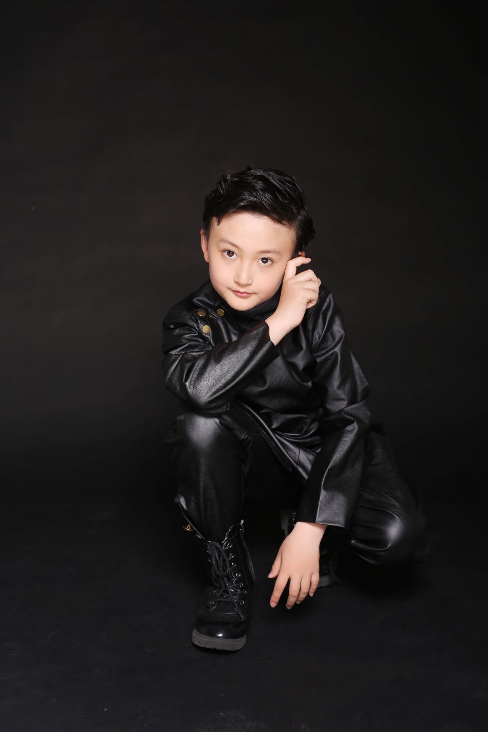 柳成林,儿童演员 一名诠释从萌到帅的"混血"小童星!