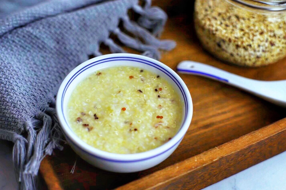 【藜麦小米粥】