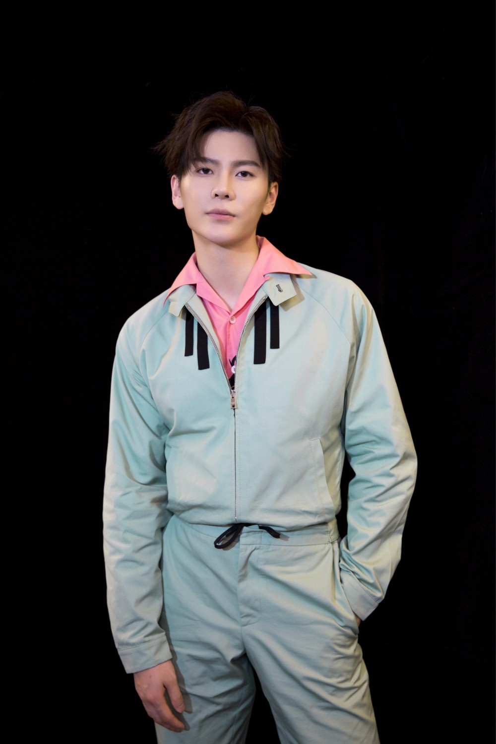 王嘉再获五四优秀青年 唱响"强国一代"青春之歌|王