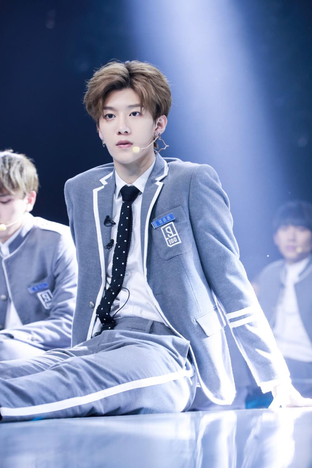 大厂走出来的大男孩范丞丞今天成年了,你最想对他说什么呢?