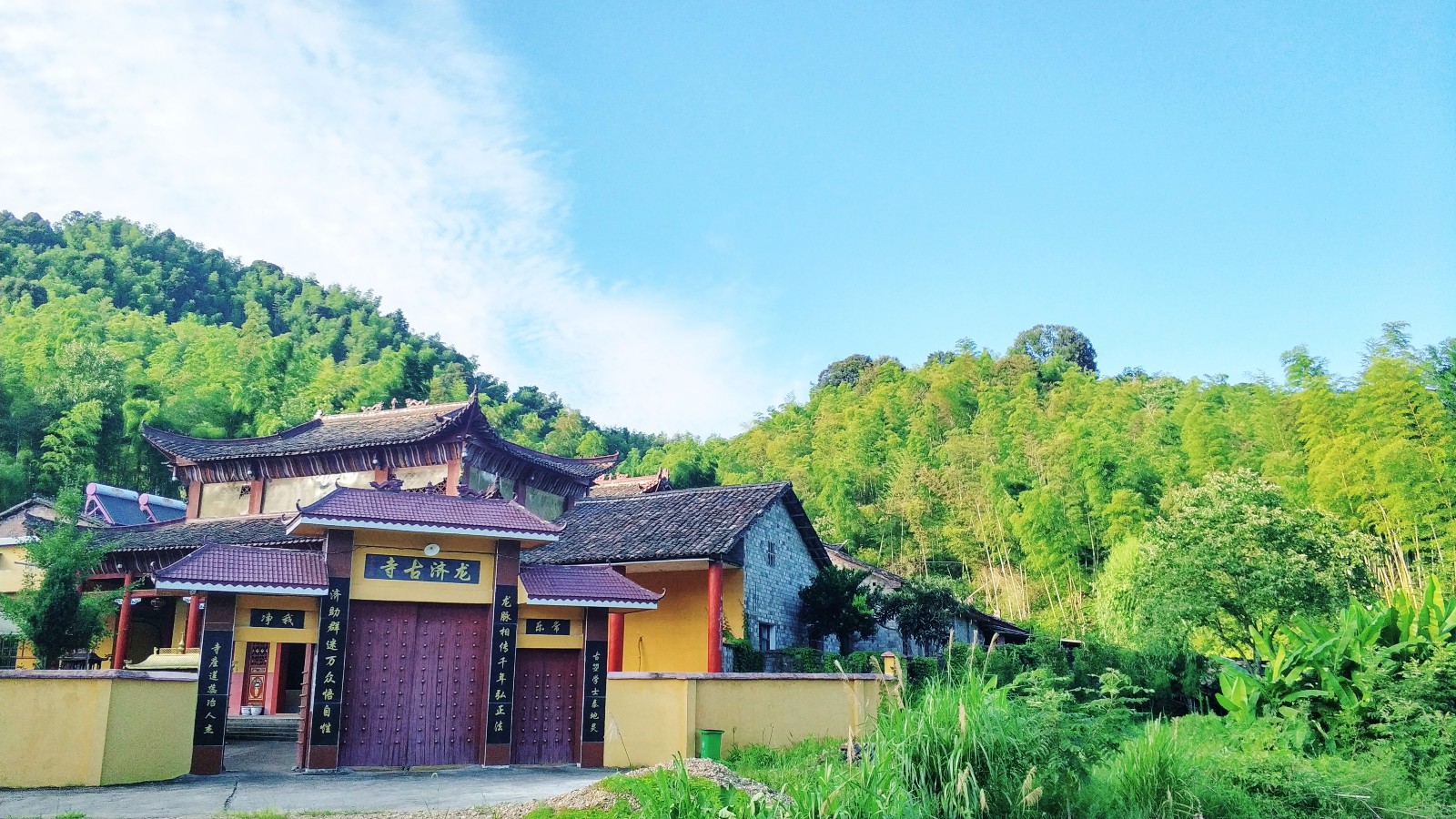 江西省抚州市崇仁县龙济寺独有的幽静