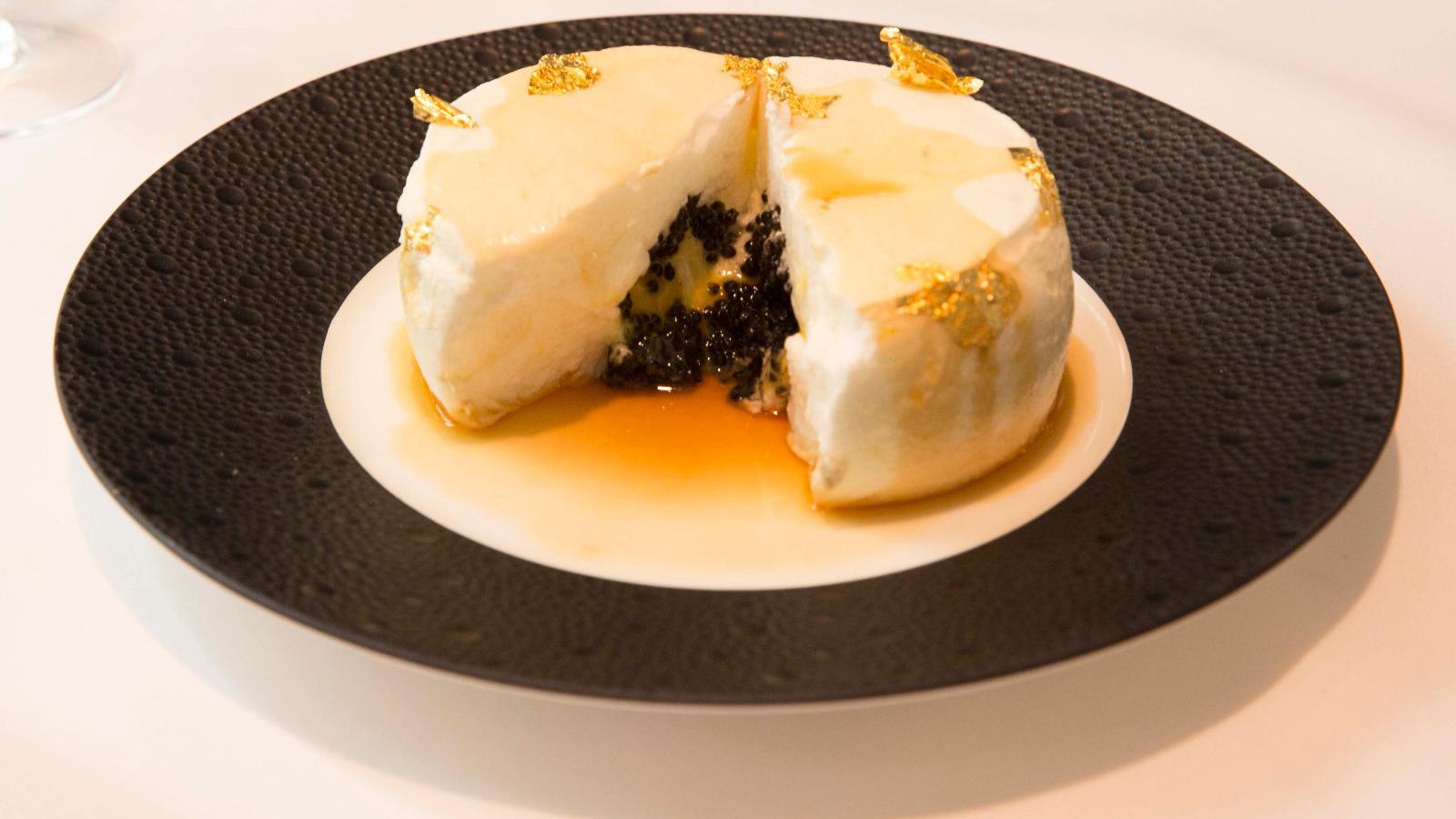 世界3大顶级美食,吃一小口,几年班都白上了!