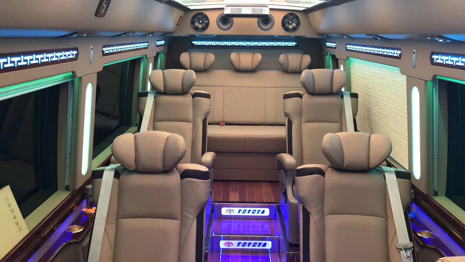 丰田考斯特改装 进口考斯特12座接待车