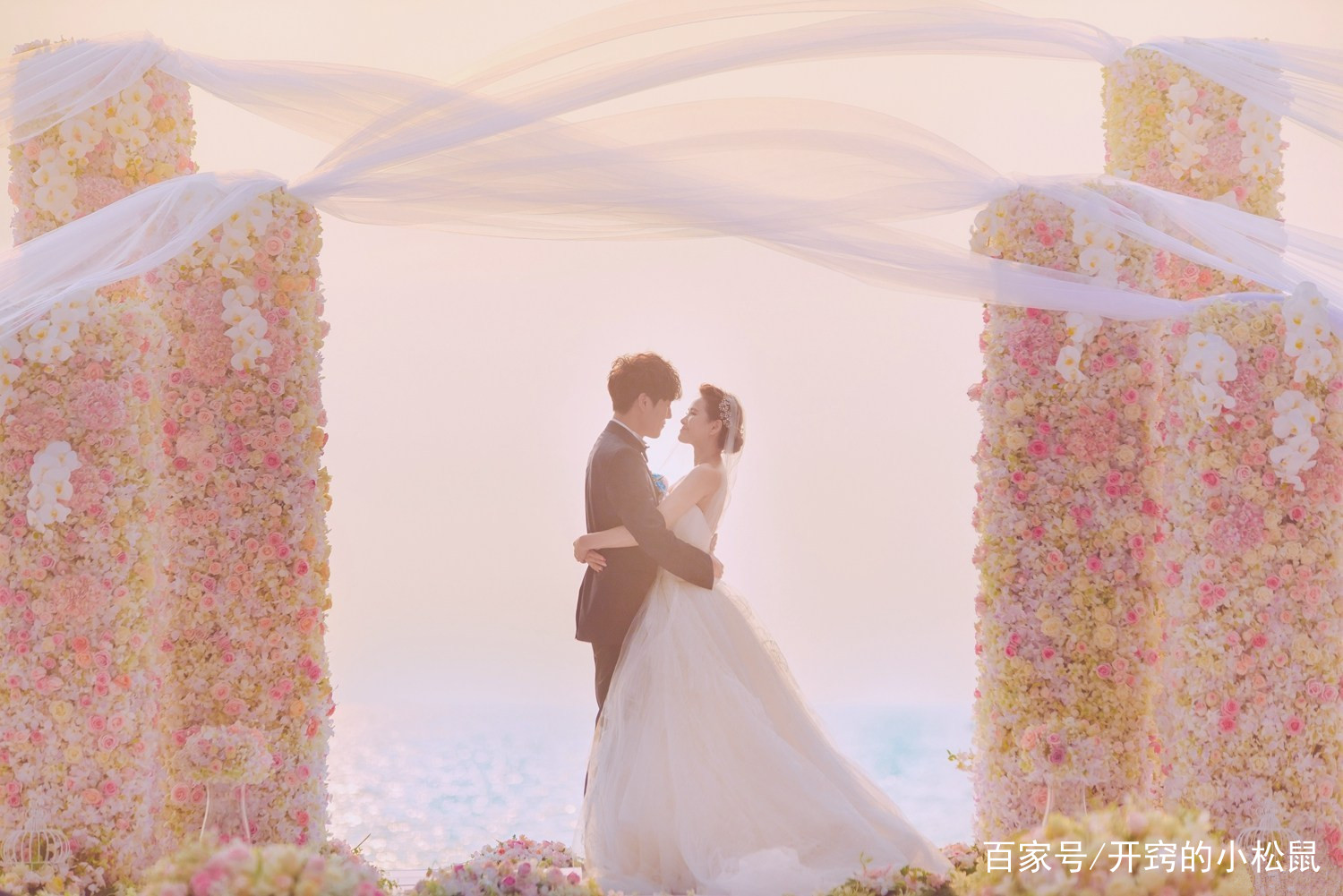 杨幂,孙俪,李小璐等十大美女明星结婚照,最好看的人居然是她