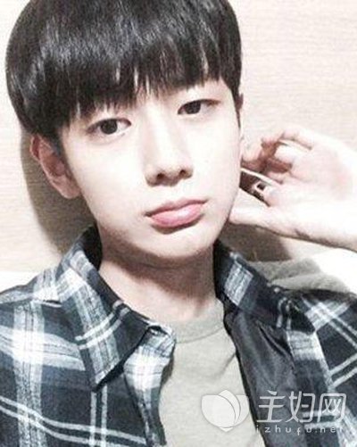 男生发际线高千万不要留中分,选择这几款发型颜值加3分